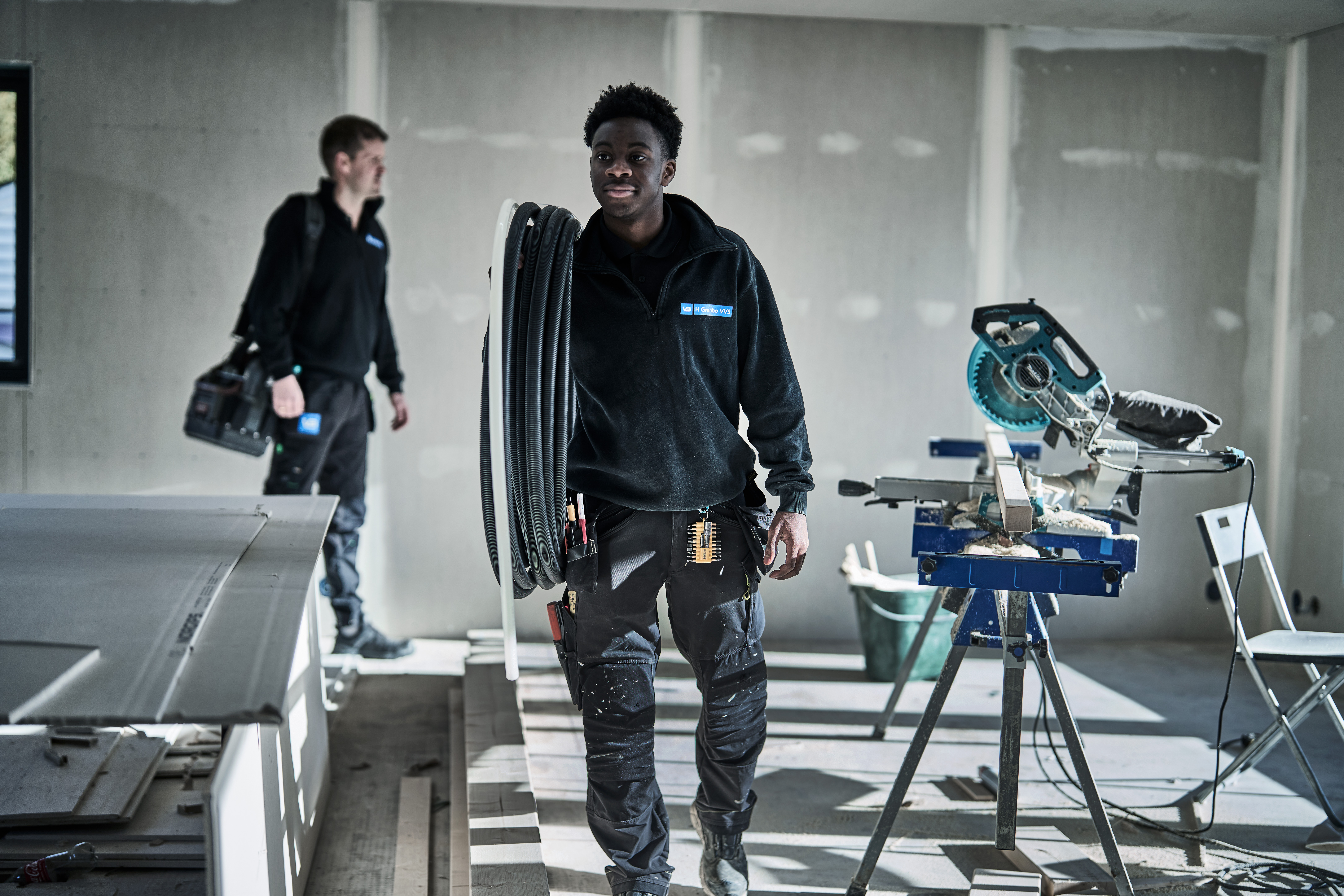 VB-rørleggere fra Moss Rørleggerservice på jobb i et nytt prosjekt.